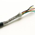 電磁ノイズ対策の基本とシールドケーブルやフェライトコアの活用法